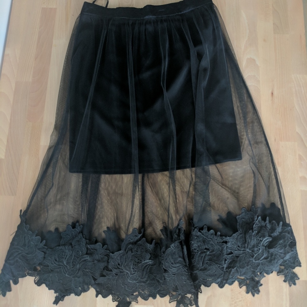 F21 flower embroidery skirt